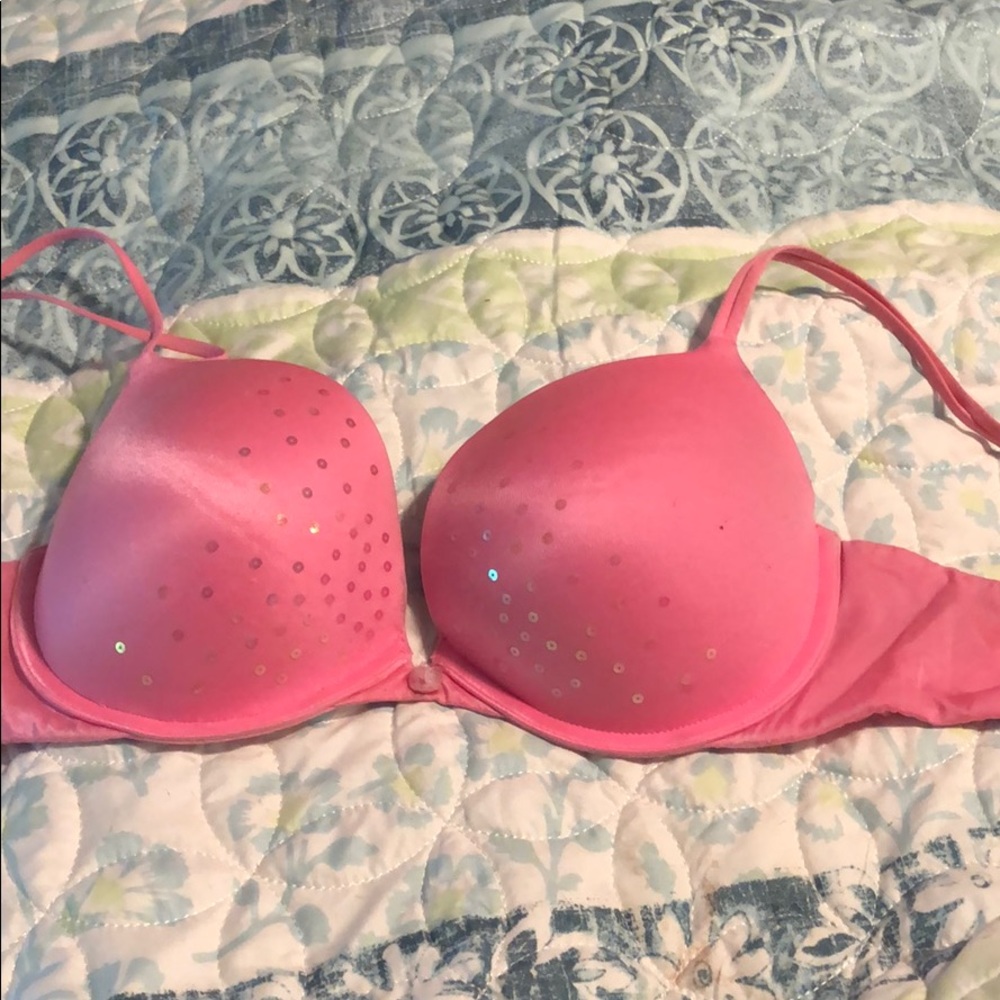 32DD Victoria’s Secret very sexy push up bra